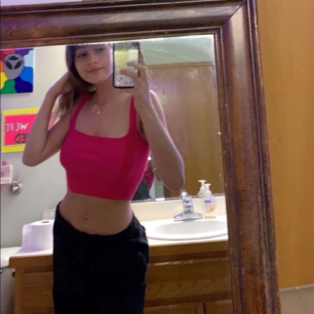 Pink cropped tank top